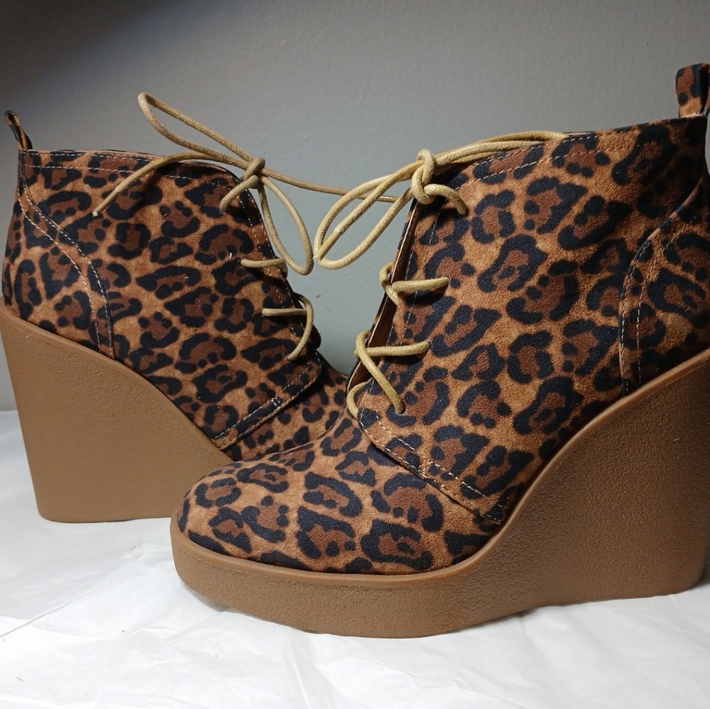 Jessica Simpson Leopard Print Lace-Up Wedge Booties - Brown/Black NWOB Sz 8M